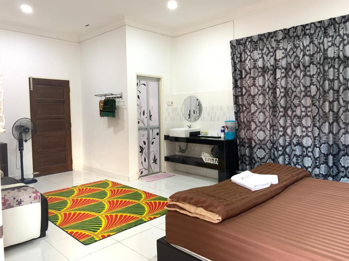 Wan Danisha Villa Inn Kota Bharu Exterior foto